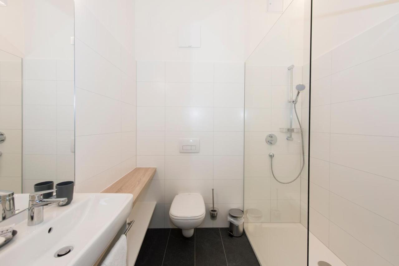 Tt-Rooms - Kontaktlos Mit Self Check-In I Free Parking Graz Buitenkant foto